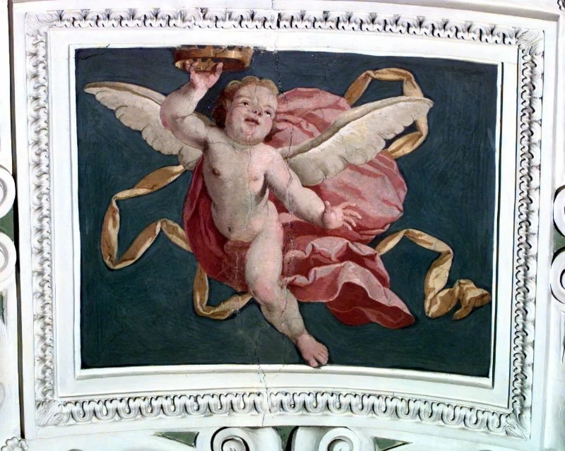 Angelo con corona